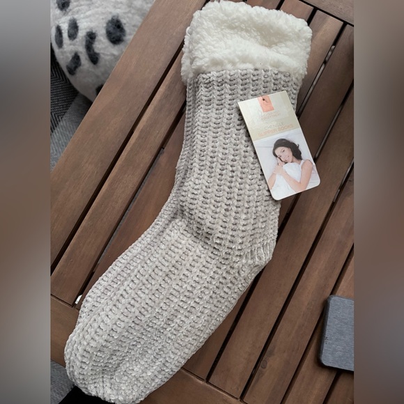 Amazon Essentials Accessories - Cozy Cream Knit Slipper Socks ✨ NWT